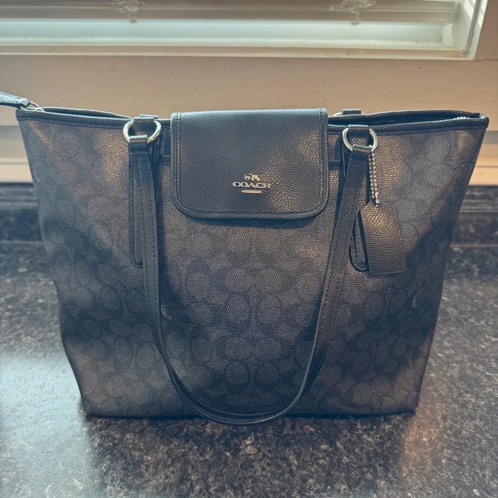 Coach‎ Signature Ward Tote Black Canvas